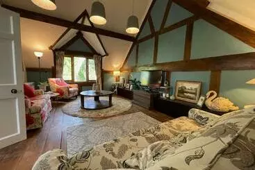 ツーリストアパートメント Stylish 2 Bed Cottage With Secure Parking