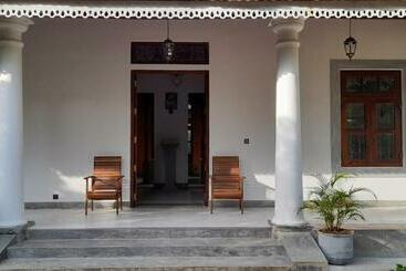 Apartamentos turísticos Villasubathigalle