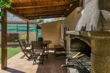 Apartamentos turísticos Cals Avis Casa Con Jardín En Banyoles