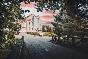 Отель Lajta Park