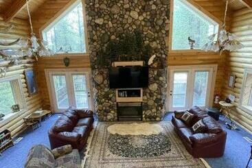 דירות לתיירים River Rock Lodge Sleeps 14 Close To Yellowstone