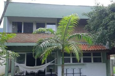 Vakantie-appartementen Casa Em Guaecá   Recanto Verde