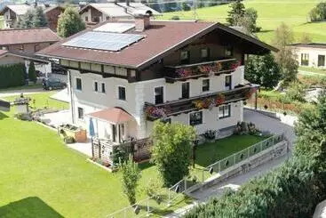 ツーリストアパートメント Dorfleben Embach