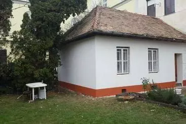 Turist apartmanları Varkor Villa At The Castle