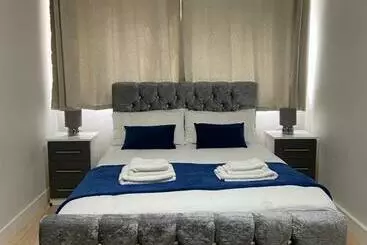 ツーリストアパートメント Contractors   International   City Centre