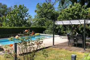 דירות לתיירים Gîte De Charme En Dordogne Avec Piscine Et Jardin