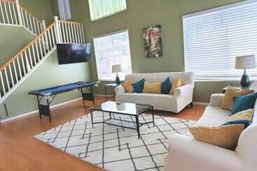 Turist apartmanları Grand Home, Large Kitchen Sleeps 16 Guests