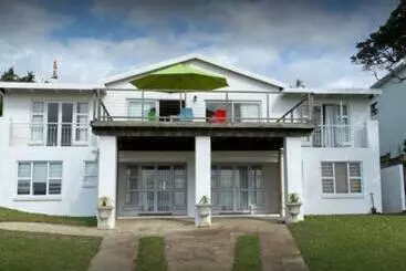 ツーリストアパートメント Umzumbe White House