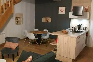 ツーリストアパートメント La Maison De L échauguette