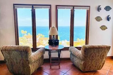 Turistihuoneistot Sunrise Bliss Villa