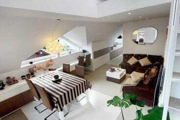 ツーリストアパートメント Lena S Retreat In The Heart Of Kranjska Gora