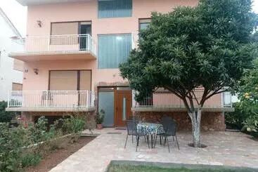 آپارتمانهای توریستها Villa Vinka