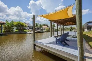 ツーリストアパートメント Waterfront Retreat