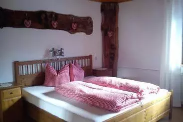 Landhus Familienbauernhof Burtscher