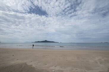 Отель Sari Pacifica Resort & Spa Sibu Island