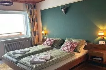 ペンション Berggasthof Hochlitten