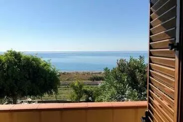 ツーリストアパートメント Appartamento Fronte Mare