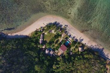 Жильё для туристов Catappa Village Lombok