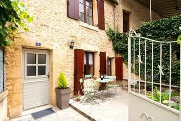 آپارتمان‌های توریست‌ها Cozy Cottage With Garden In Sarlat Medieval Centre