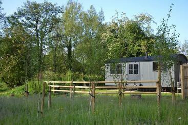 דירות לתיירים Large Luxury Shepherds Hut With Hot Tub Nr Bath