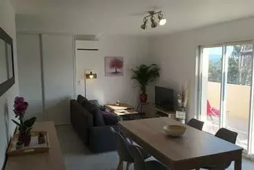 ツーリストアパートメント Les Bosquets Joly