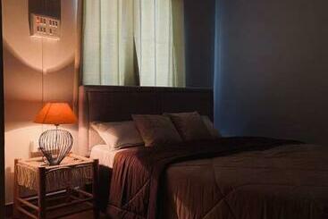 דירות לתיירים Sunsethomes A Luxurious Studio Apartment