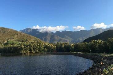 شقق خاصة سياحية Kromrivier Farm Accommodation