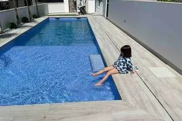 ツーリストアパートメント Beach Bungalow With Swiming Pool And Long Terrace