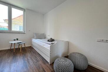 ツーリストアパートメント Neues Seeapartment