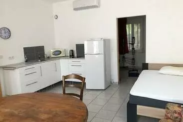 Appartements touristiques Studio Talairan