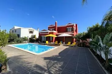 آپارتمان‌های توریست‌ها Summer House With Private Pool