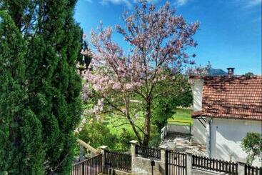 آپارتمان‌های توریست‌ها Vikendica Dražin Do