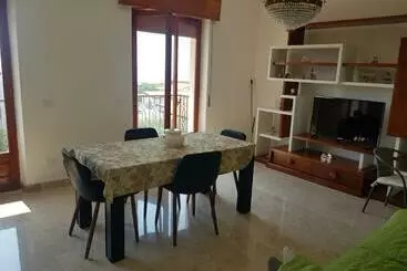 ツーリストアパートメント Appartamenti Tra Il Mare E Il Marmo