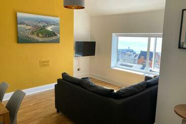 Жильё для туристов The View Apartments Castle Road