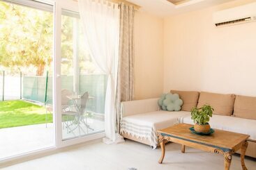 Turistlägenheter Charming House Close To Beach In Cesme