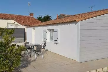 Turistihuoneistot Charmante Maison Rénovée Avec Jardin Commun, Proche Plage Et Commerces, Idéale Pour 2 Personnes   Fr