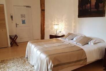 ホテル Château   Hôtel Le Sallay