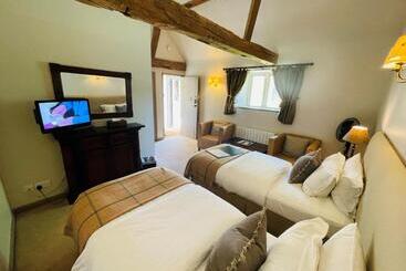 Отель Halfway Bridge