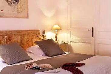 Отель Le Moulin De Valaurie