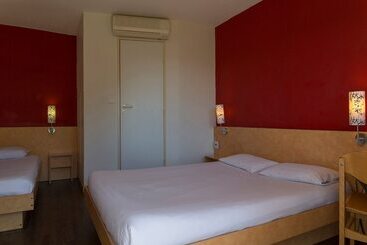 Отель The Originals Access, Hôtel Tulle