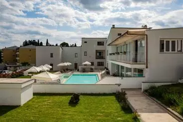Aparthotel The Florence Hills Residence