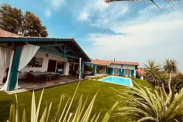 ツーリストアパートメント Villa A 100 M Du Quartier Des Docks De Biarritz Jacuzzi , Piscine Chauffée , Pétanque