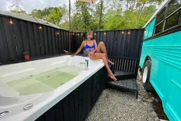 Bushotel Puerto Viejo With Private Hot Tube Very Close To Town