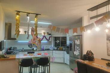 Жильё для туристов דירת 6חדרים אם המושבות