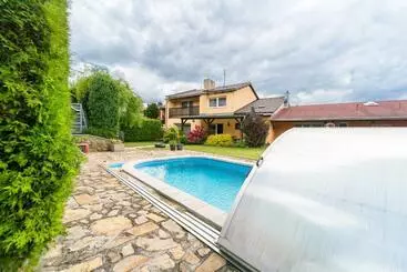 ツーリストアパートメント Reneček   Rekreační řadový Dům S Vyhlídkou Na Libín