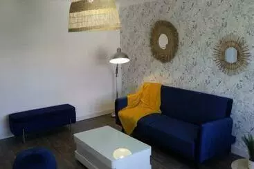 ツーリストアパートメント Spacieux Appartement Au Pied De La Cité Médiévale