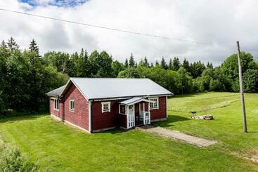 Pisos turísticos Cozy Cottage In Smaland Close To Lake