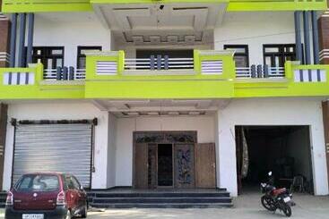 호텔 Mishra Palace By Wb Inn