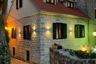 هتل آپارتمان Kažin Supreme