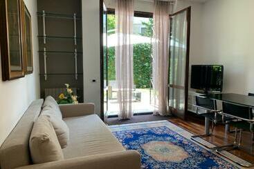 Turista apartmanok Mysa Properties Accogliente Bilocale Nei Pressi Della Villa Reale Monza